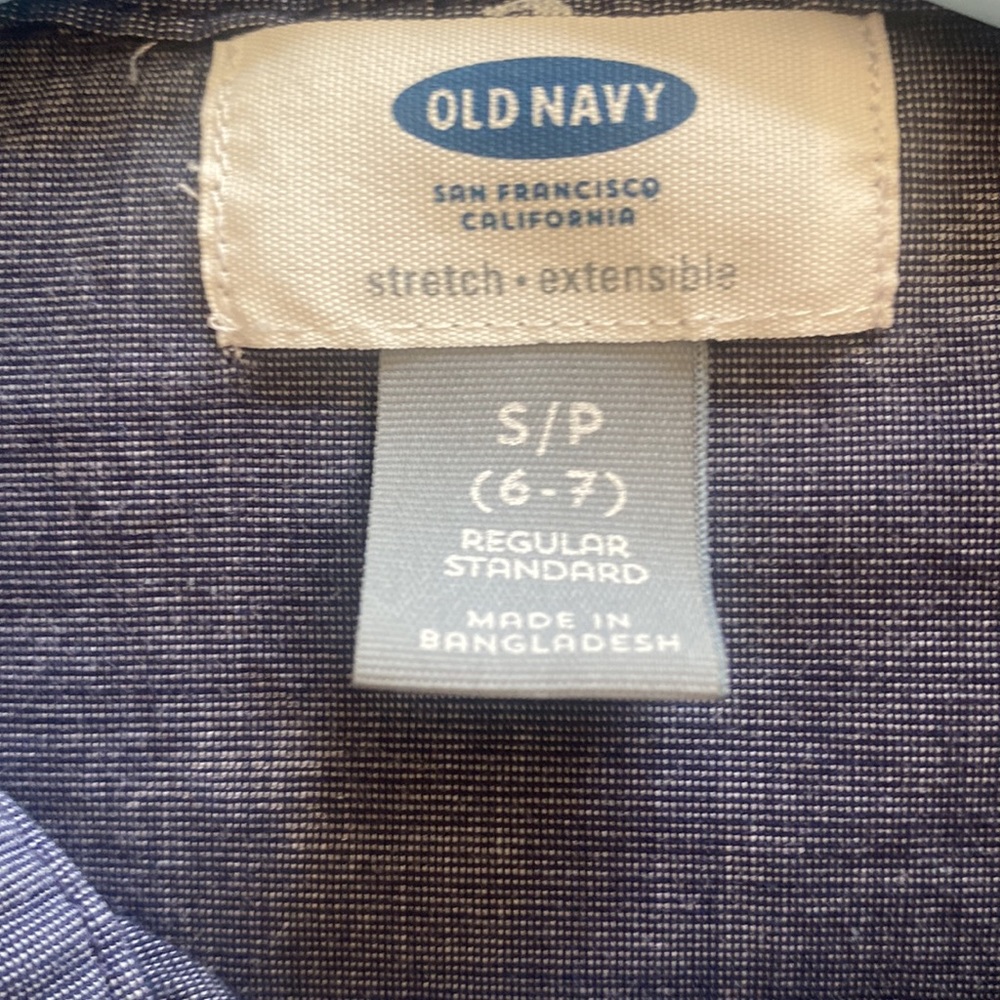 Button down - Picture 3 of 3